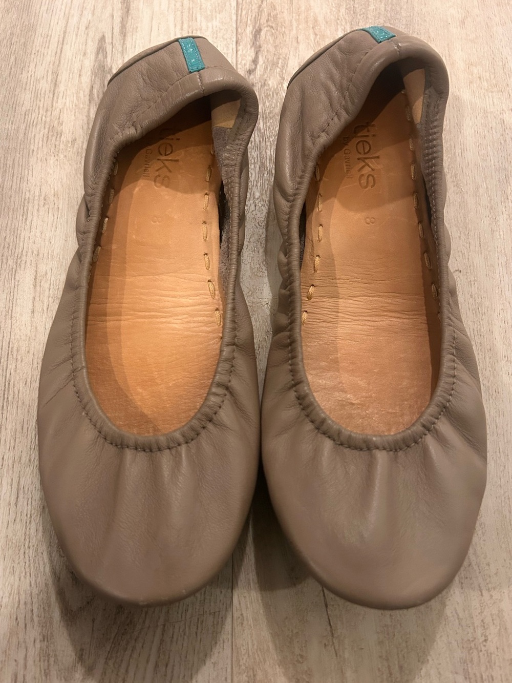 Tieks Women’s Taupe Leather Ballet Flats Size 8